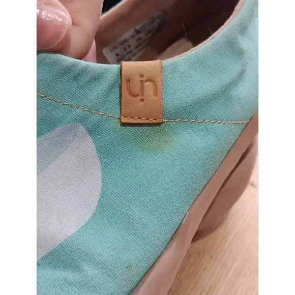 RARE Cinderella Women's Casual Slip-On Shoes - Teal and Orange - Picture 9 of 12